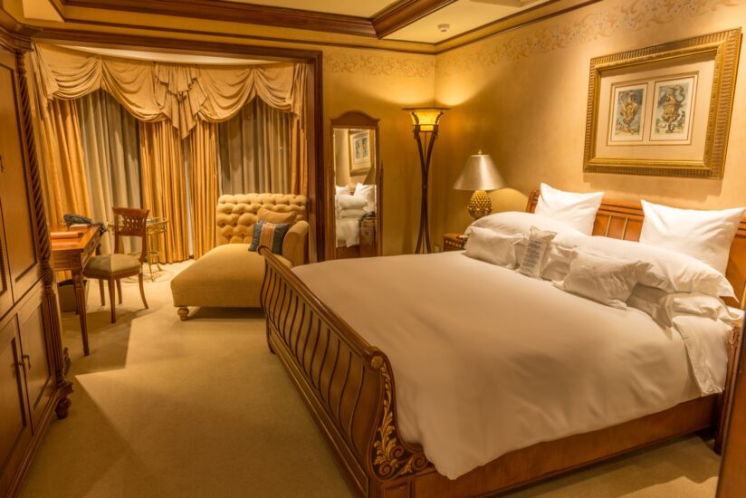 Junior Suite sleigh bed and chaise at the D'oreale Grande, Emperors Palace